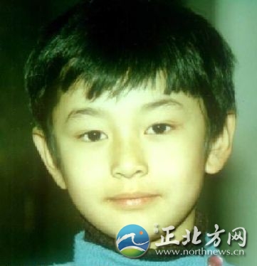 王菲14歲央視唱紅歌青澀照 大小S章子怡兒時(shí)照全遭曝
