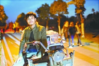 大學(xué)生另類創(chuàng)業(yè)盤點(diǎn):刷馬桶刷出個(gè)千萬富翁