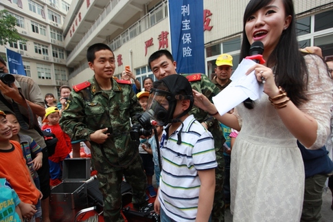 “六一”安全課堂：孩子，登云梯、接水帶、滅火盆你都會么？ ——利寶保險在渝開展家庭安全體驗活動