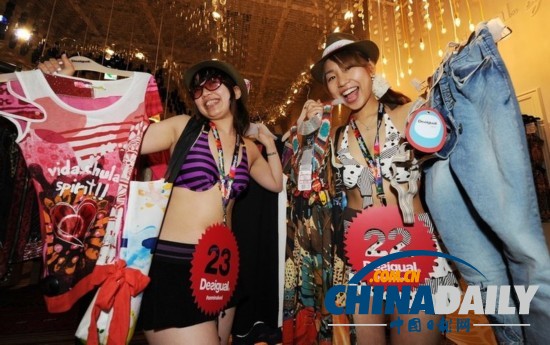 世風(fēng)日下！日本多名女子穿比基尼參加促銷活動