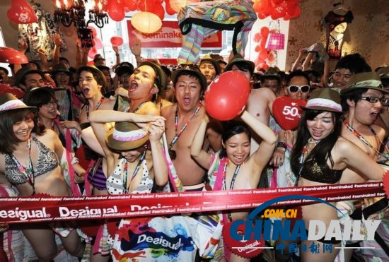 世風(fēng)日下！日本多名女子穿比基尼參加促銷活動(dòng)