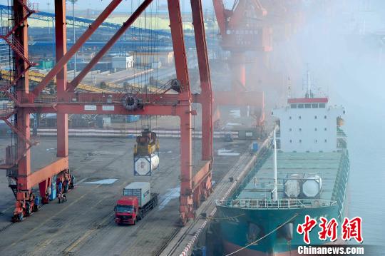 商務部:前10月內(nèi)地對港出口同比降7.9% 進口升76.8%