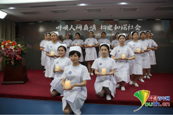 呼喚人間真情，構(gòu)建和諧社會